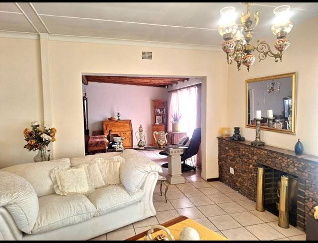 3 BEDROOM HOUSE FOR SALE IN FLAMWOOD